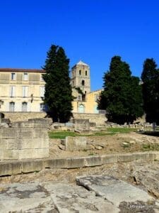 Uzes Day Trip