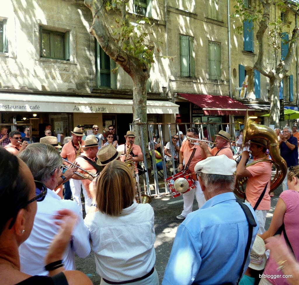 People cheering the brass bands