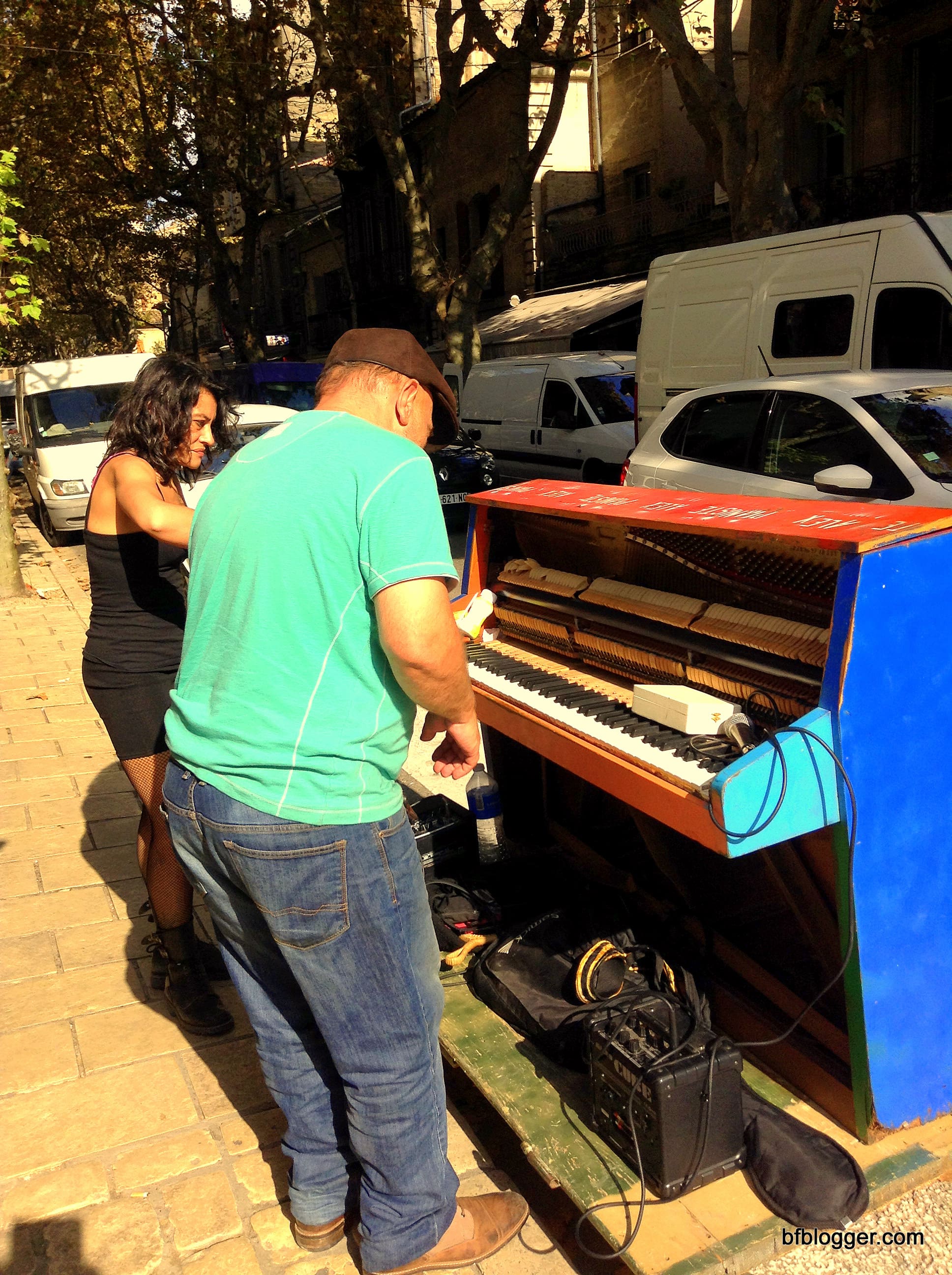 local artists in Uzes
