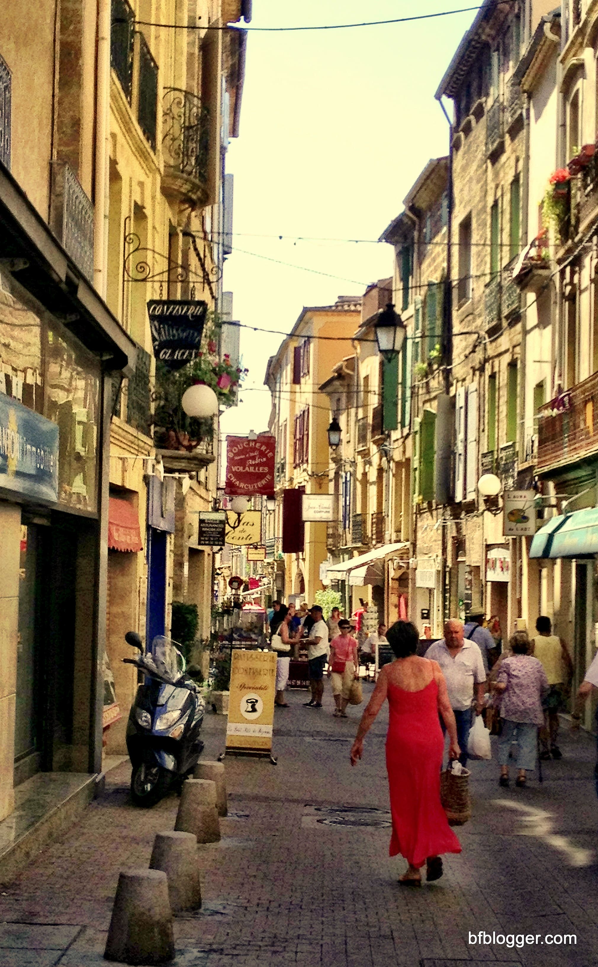 Saturday market in Pézenas