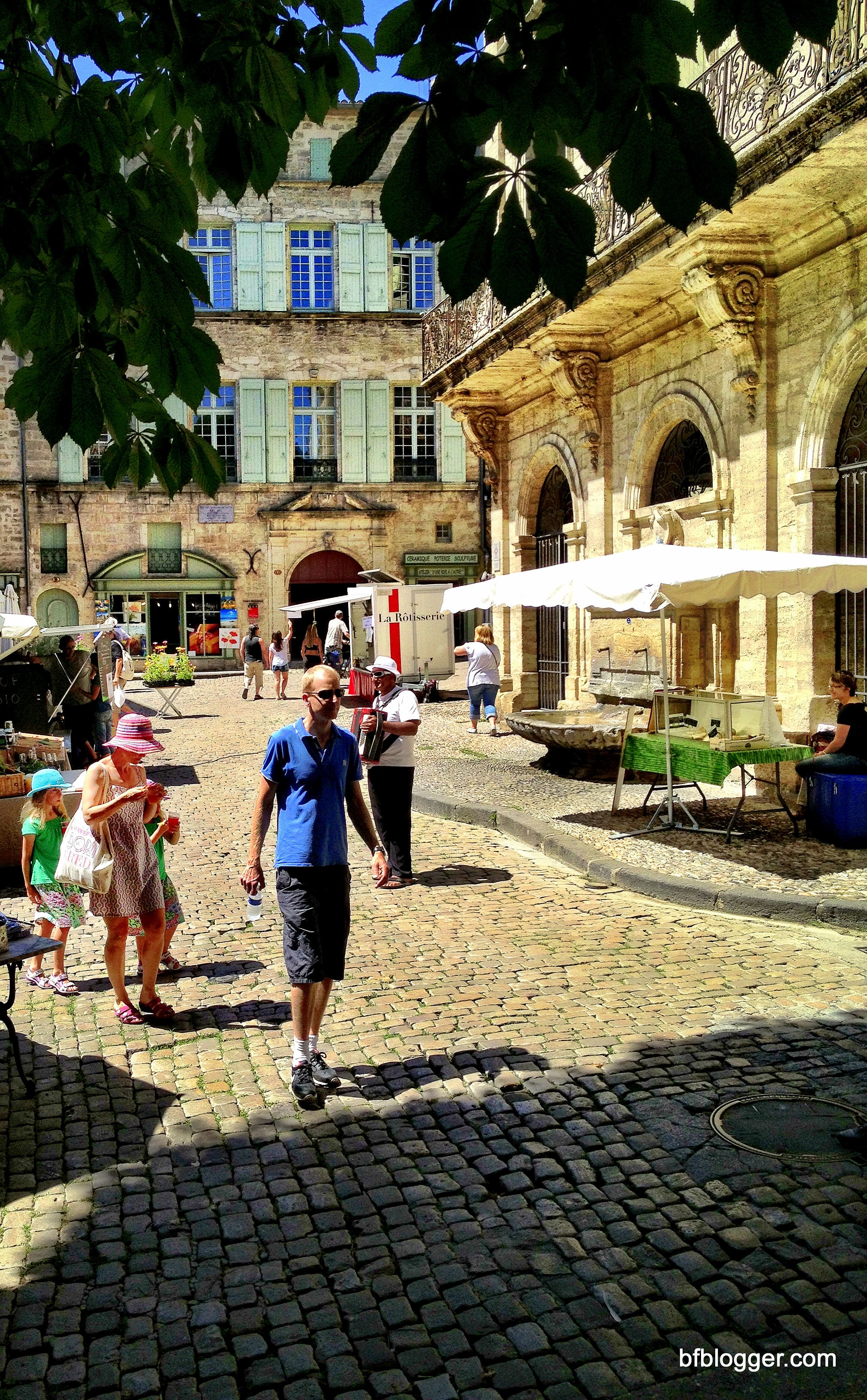 Saturday market in Pézenas
