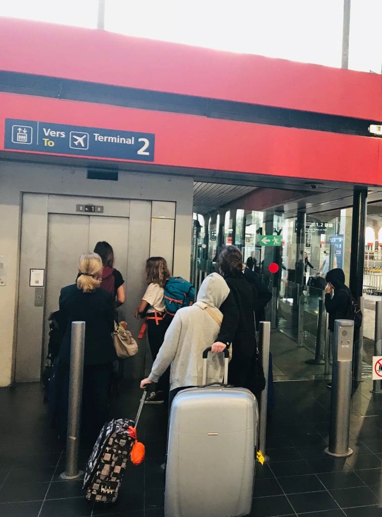 charles de gaulle airport tips