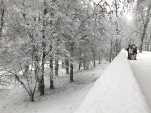 snow in uzes france