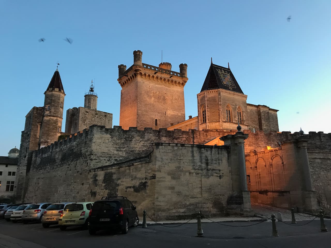 Uzes