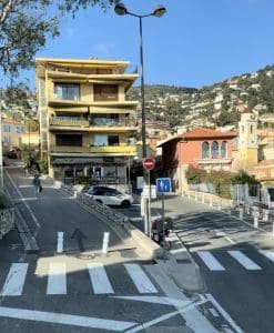 how do americans get a french driver's license